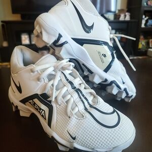 Nike White and Black Athletic Shoes with Breathable Design